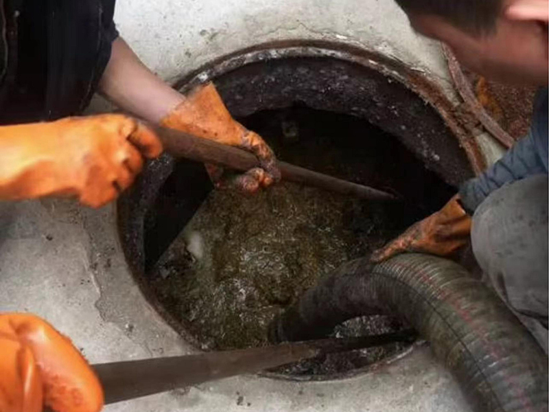 无为清理化粪池时如何避免沼气的危害?